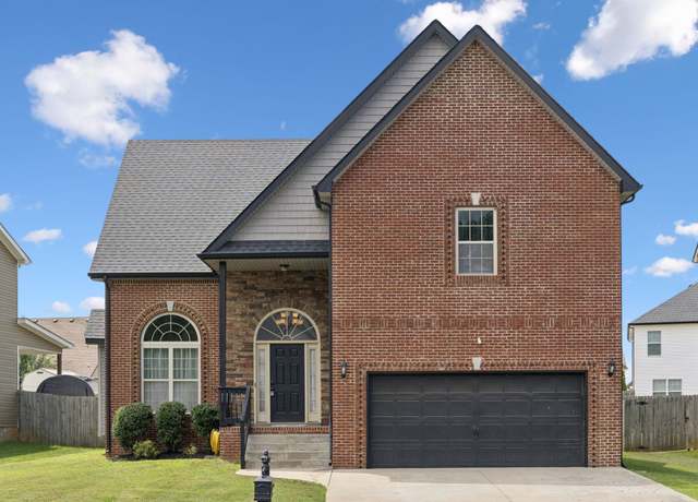 Property at 1069 Thrasher Dr, Clarksville, TN 37040, 5 beds, 3.5 baths