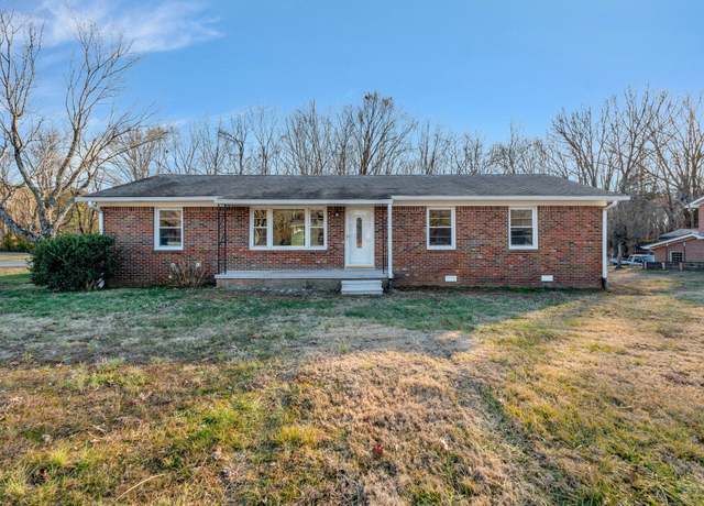 Property at 604 W 4th Ave, Hohenwald, TN 38462, 4 beds, 2 baths