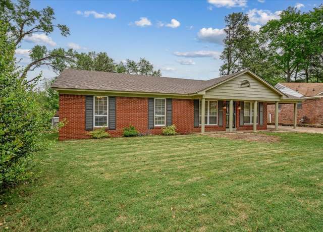 Property at 4042 Twin Lakes Dr, Memphis, TN 38128, 3 beds, 2 baths