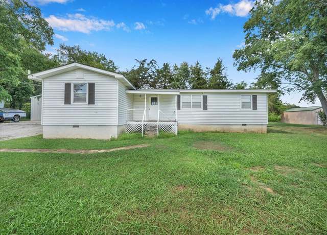 Property at 707 Molino Rd, Fayetteville, TN 38488, 2 beds, 1 bath