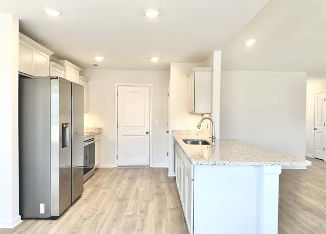 Property at 116 Republic St, Shelbyville, TN 37160, 3 beds, 2.5 baths