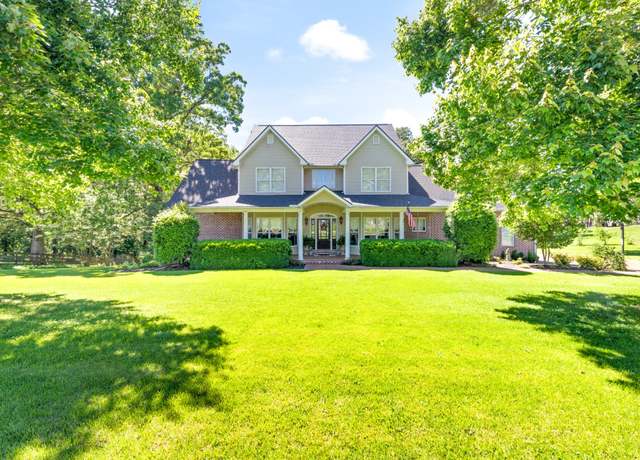 Property at 1000 Bradby Dr, Burns, TN 37029, 4 beds, 3.5 baths