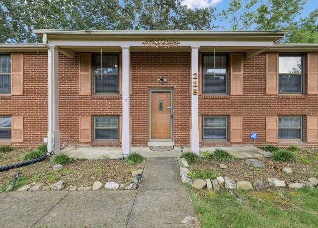 Property at 215 Heights Ave, Tullahoma, TN 37388, 4 beds, 3 baths