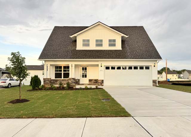 Property at 221 Republic St, Shelbyville, TN 37160, 3 beds, 2.5 baths