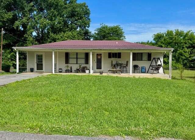 Property at 437 Yoakum St, Dayton, TN 37321, 3 beds, 1 bath