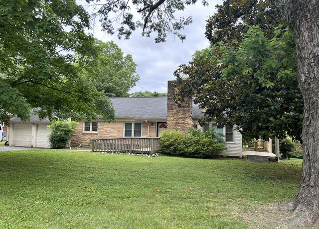 Property at 1102 Manor Rd, Columbia, TN 38401, 3 beds, 2 baths