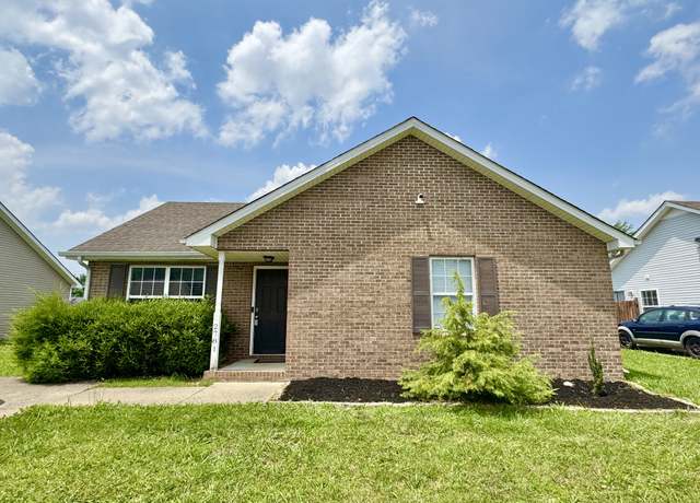 Property at 2781 Russet Ridge Dr, Clarksville, TN 37040, 3 beds, 2 baths