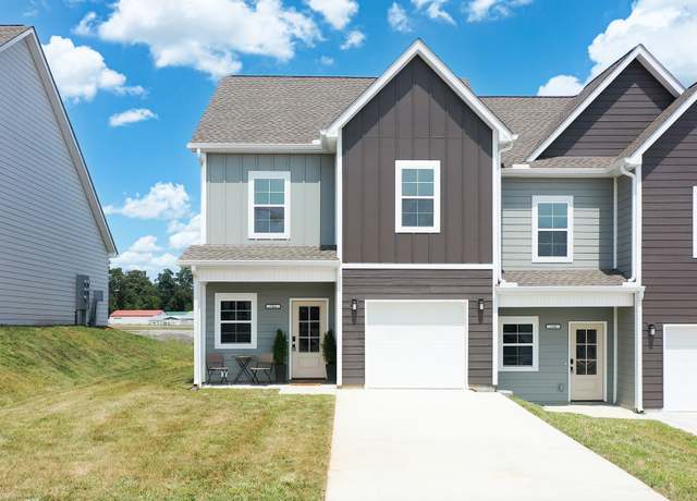 Property at 705 S Wall St, Shelbyville, TN 37160, 3 beds, 2.5 baths