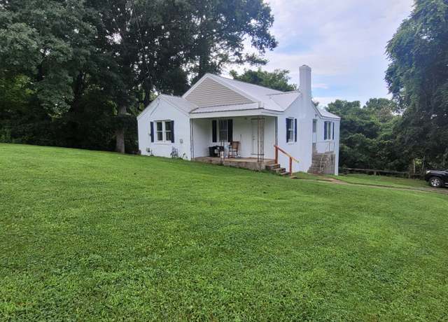 Property at 100 Hurt Ave, Centerville, TN 37033, 3 beds, 1 bath