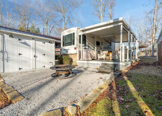 Property at 88 Apache Trl, Crossville, TN 38572, 2 beds, 1.5 baths