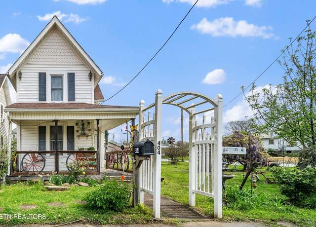 Property at 404 Emory Dr, Harriman, TN 37748, 3 beds, 1 bath