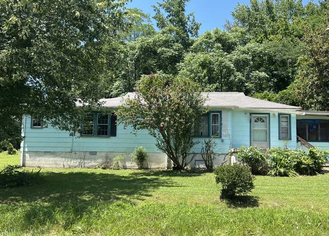 Property at 512 Main St, Baxter, TN 38544, 3 beds, 2 baths