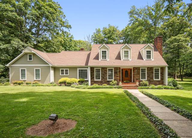 Property at 454 White Oak Dr, Smithville, TN 37166, 4 beds, 3 baths