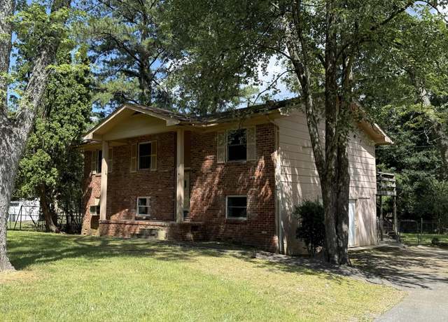 Property at 7014 S Dent Rd, Hixson, TN 37343, 3 beds, 2 baths