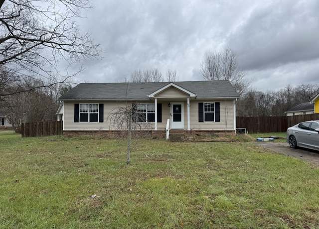 Property at 577 Matthew Ct, Clarksville, TN 37042, 3 beds, 2 baths