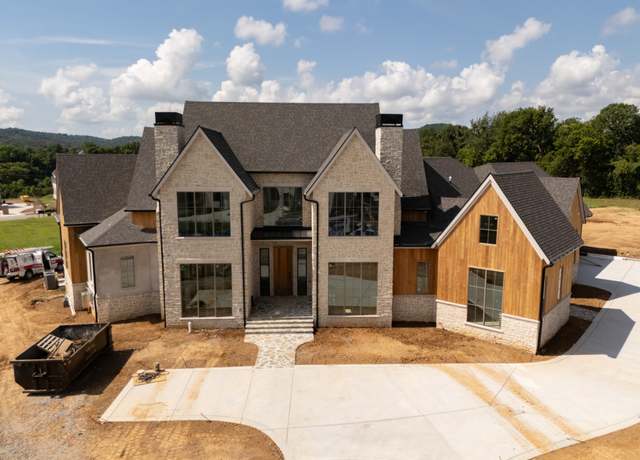 Property at 8101 Turning Point Dr, Brentwood, TN 37027, 5 beds, 6 baths