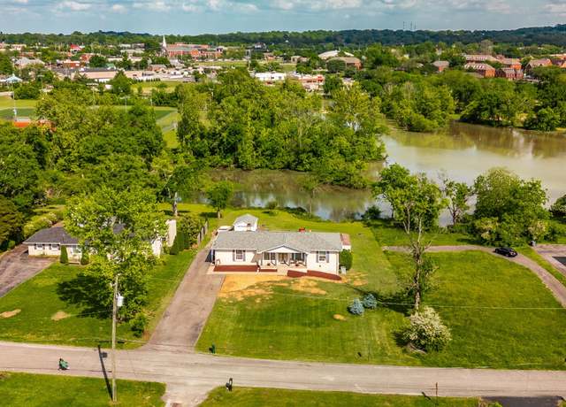 Property at 132 Clearview Cir, Hendersonville, TN 37075, 4 beds, 3 baths