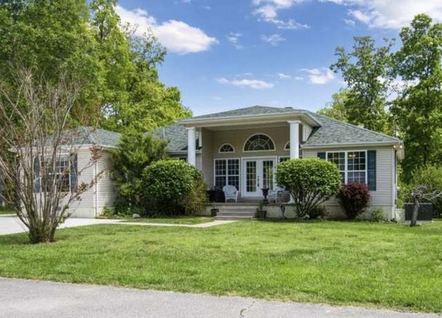 Property at 380 Station Dr, Waverly, TN 37185, 4 beds, 2 baths