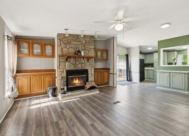 Property at 2580 Cook Rd, Woodlawn, TN 37191, 4 beds, 2.5 baths