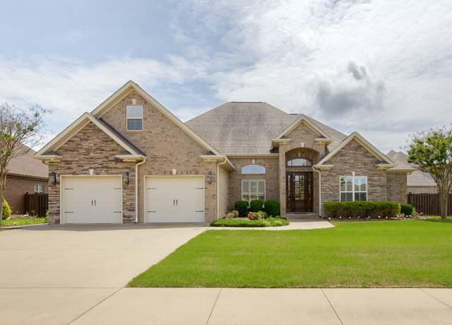 Property at 1206 Woodridge Ct, Florence, AL 35630, 3 beds, 2.5 baths