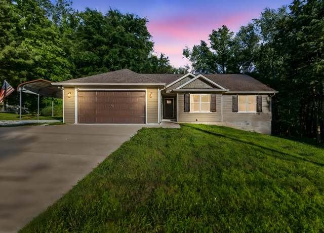 Property at 100 Station Dr, Waverly, TN 37185, 3 beds, 2 baths