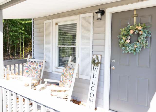 Property at 151 S Elmwood St, Rossville, GA 30741, 2 beds, 1 bath