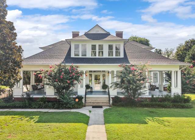 Property at 168 Depot St, Soddy Daisy, TN 37379, 6 beds, 4.5 baths