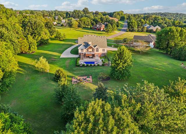 Property at 580 Stonegate Dr, Clarksville, TN 37043, 4 beds, 3.5 baths