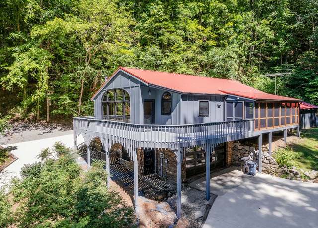 Property at 2790 Johnson Chapel Rd, Sparta, TN 38583, 2 beds, 3 baths