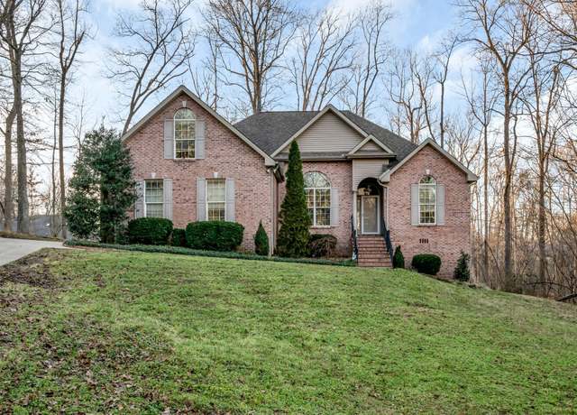 Property at 102 Stephen Nicks Dr, Dickson, TN 37055, 3 beds, 2 baths