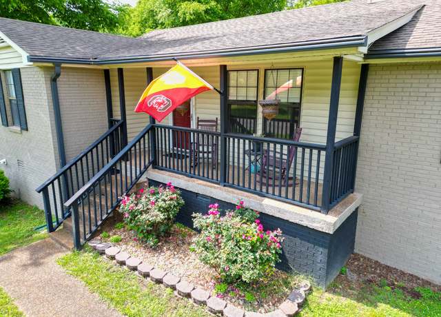 Property at 2529 Mcginnis Dr, Nashville, TN 37216, 3 beds, 2 baths