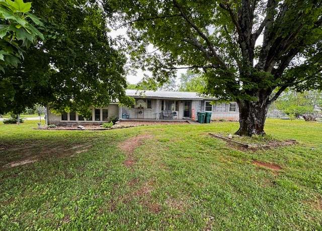 Property at 4025 David Crockett Pkwy W, Winchester, TN 37398, 4 beds, 2 baths