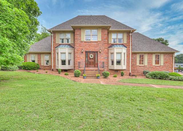 Property at 145 Dekewood Dr, Old Hickory, TN 37138, 4 beds, 3.5 baths