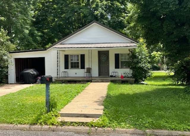 Property at 419 Palmer St, Lawrenceburg, TN 38464, 3 beds, 1 bath
