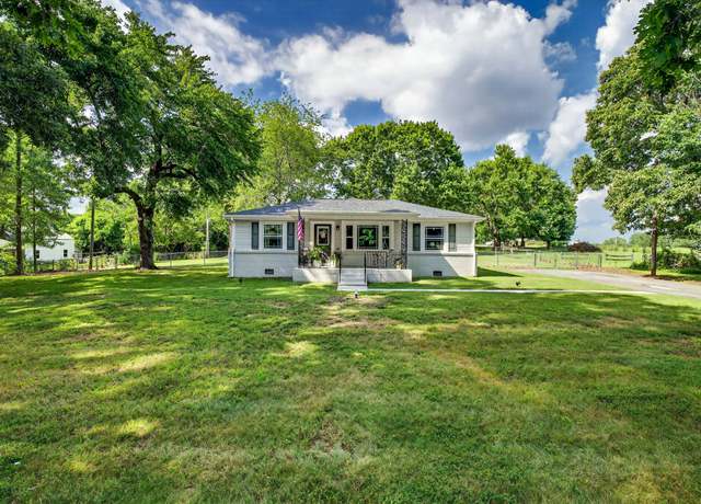 Property at 124 Prospect Rd, Fayetteville, TN 37334, 3 beds, 1 bath