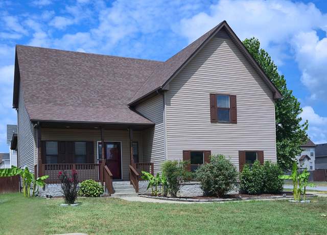 Property at 696 Sly Fox Dr, Clarksville, TN 37040, 4 beds, 3 baths