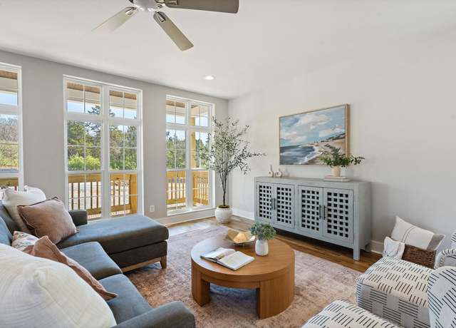 Property at 805 Arbor Trace Cir, Nashville, TN 37207, 4 beds, 3.5 baths