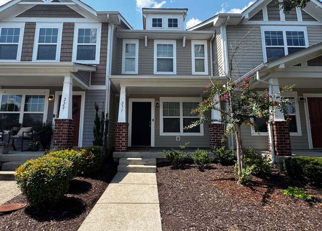 Property at 231 Killian Way, Mount Juliet, TN 37122, 2 beds, 2.5 baths