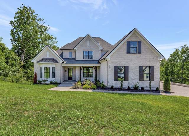 Property at 2 Elissa Pl, Hendersonville, TN 37075, 4 beds, 3 baths