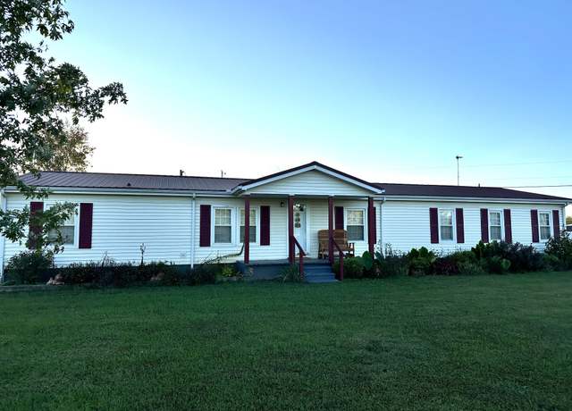 Property at 326 Whitaker Rd, Shelbyville, TN 37160, 3 beds, 2 baths