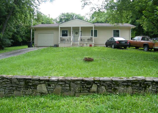 Property at 309 W Main St, Hartsville, TN 37074, 3 beds, 1 bath