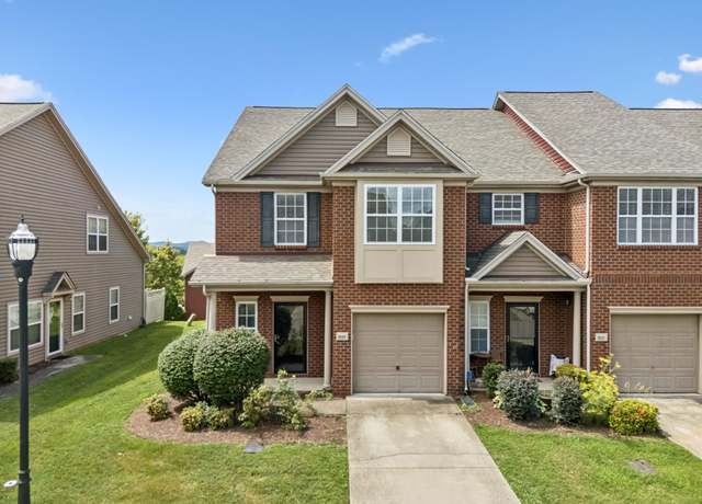 Property at 8109 Valley Oak Dr, Brentwood, TN 37027, 3 beds, 2.5 baths