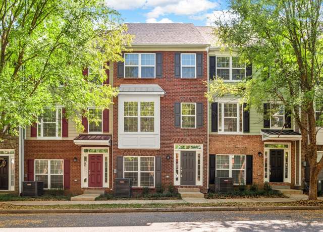 Property at 8224 Lenox Creekside Dr, Antioch, TN 37013, 2 beds, 2.5 baths