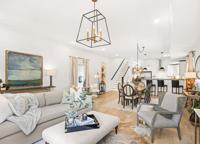 Property at 4702B Indiana Ave, Nashville, TN 37209, 4 beds, 3.5 baths