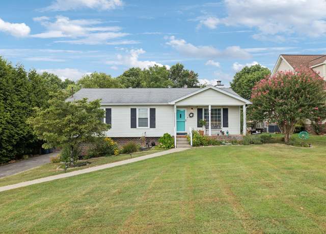Property at 135 Riverwood Dr, Hendersonville, TN 37075, 3 beds, 1.5 baths