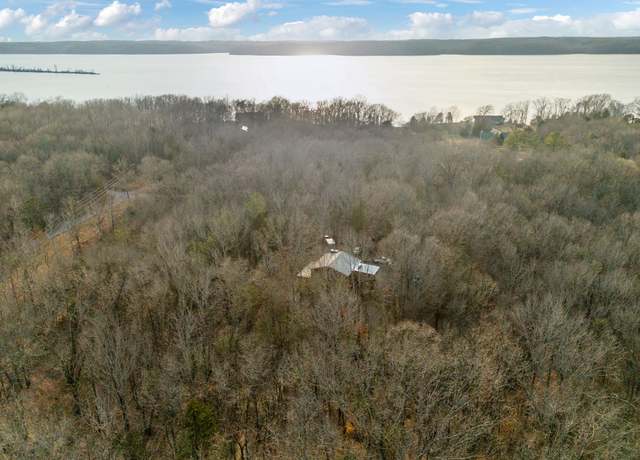 Property at 9230 Greenbriar Rd, Waverly, TN 37185, 4 beds, 2 baths