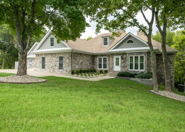 Property at 2 Stirlingshire Ct, Hendersonville, TN 37075, 5 beds, 4.5 baths