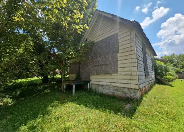 Property at 603 Depot St, Paris, TN 38242, 2 beds, 1 bath