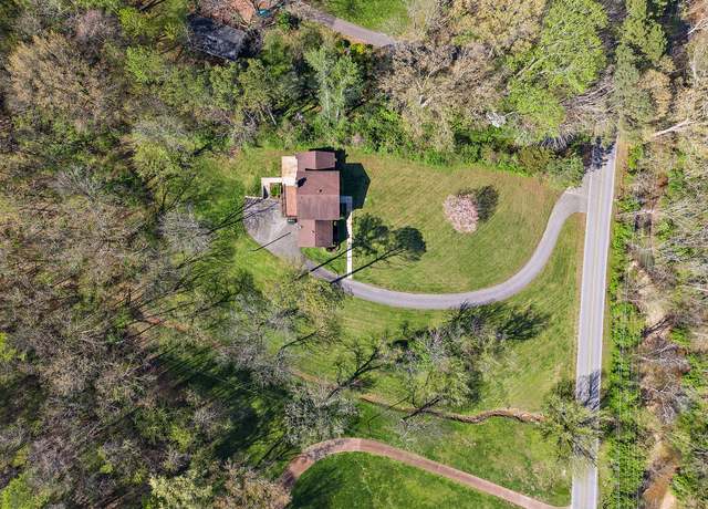 Property at 8511 Newsom Station Rd, Nashville, TN 37221, 4 beds, 2.5 baths