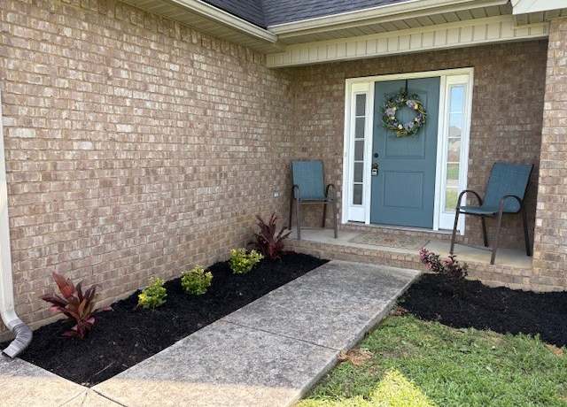 Property at 2435 Auldridge Dr, Christiana, TN 37037, 4 beds, 2.5 baths